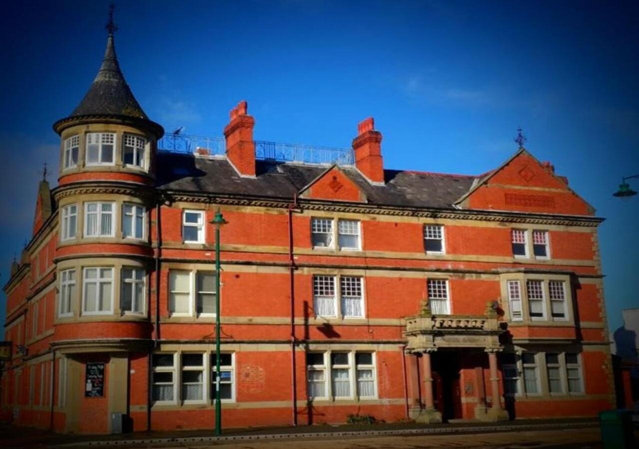 Vale View Apartment, Prestatyn, North Wales - A Stylish, Dog-Friendly Holiday Let Just A 5 Min Walk To Beach & Town! Buitenkant foto